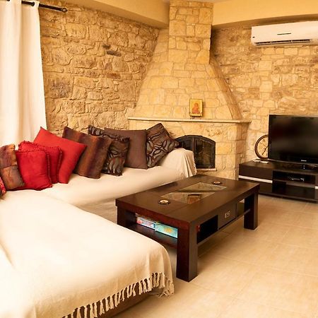 파포스 Salamiou Stone House 빌라 외부 사진