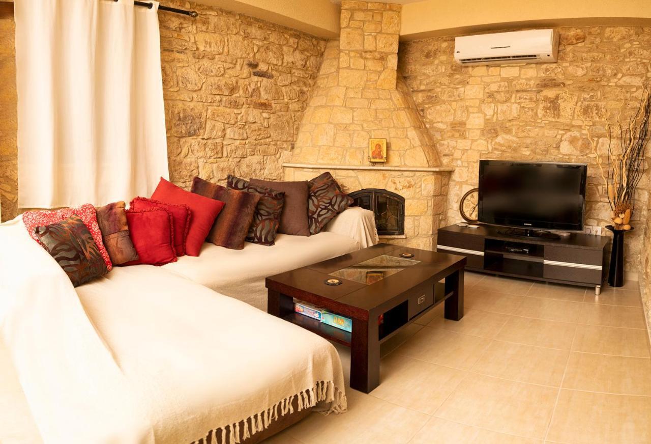 파포스 Salamiou Stone House 빌라 외부 사진